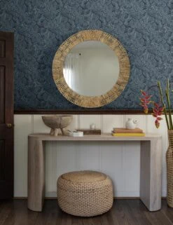 Paquita Round Mirror -Home Decor Sale BequiaWallpaper Malene DARK 3 SITECROP 92ab01c1 e17f 4927 bd5e 3356aff3caf4