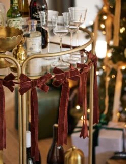 Mauree Velvet Garland