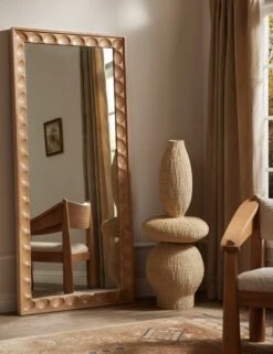 Lilia Decorative Floor Vase -Home Decor Sale Lulu and Georgia DaisiesPrint ZaydenVase SeriTableLamp 403 V2 Lifestyle