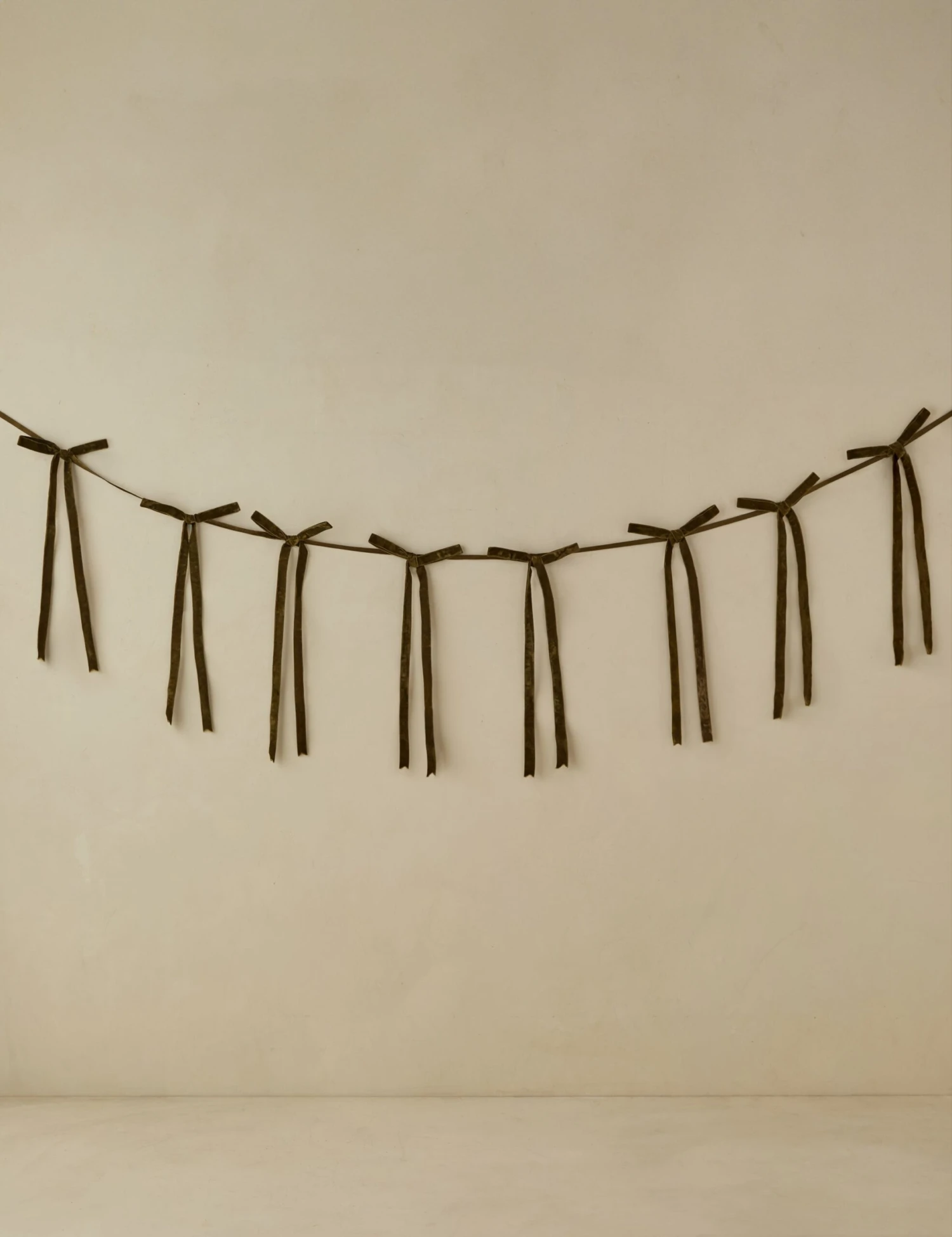 Danita Velvet Garland 4 Danita Velvet Garland - Image 2