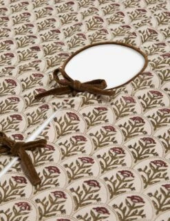 Dov Tree Skirt -Home Decor Sale Lulu and Georgia DovTreeSkirt A0659668 0300 product