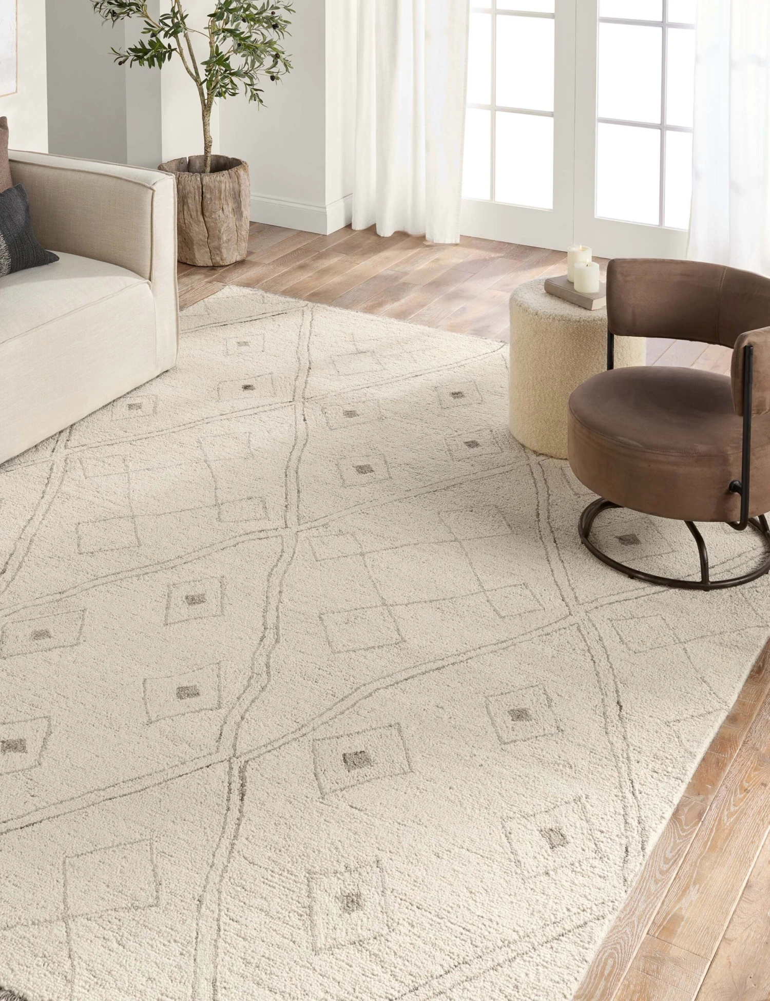 Sunisa Hand-Tufted Wool Moroccan-Style Rug 4 Sunisa Hand-Tufted Wool Moroccan-Style Rug - Image 2