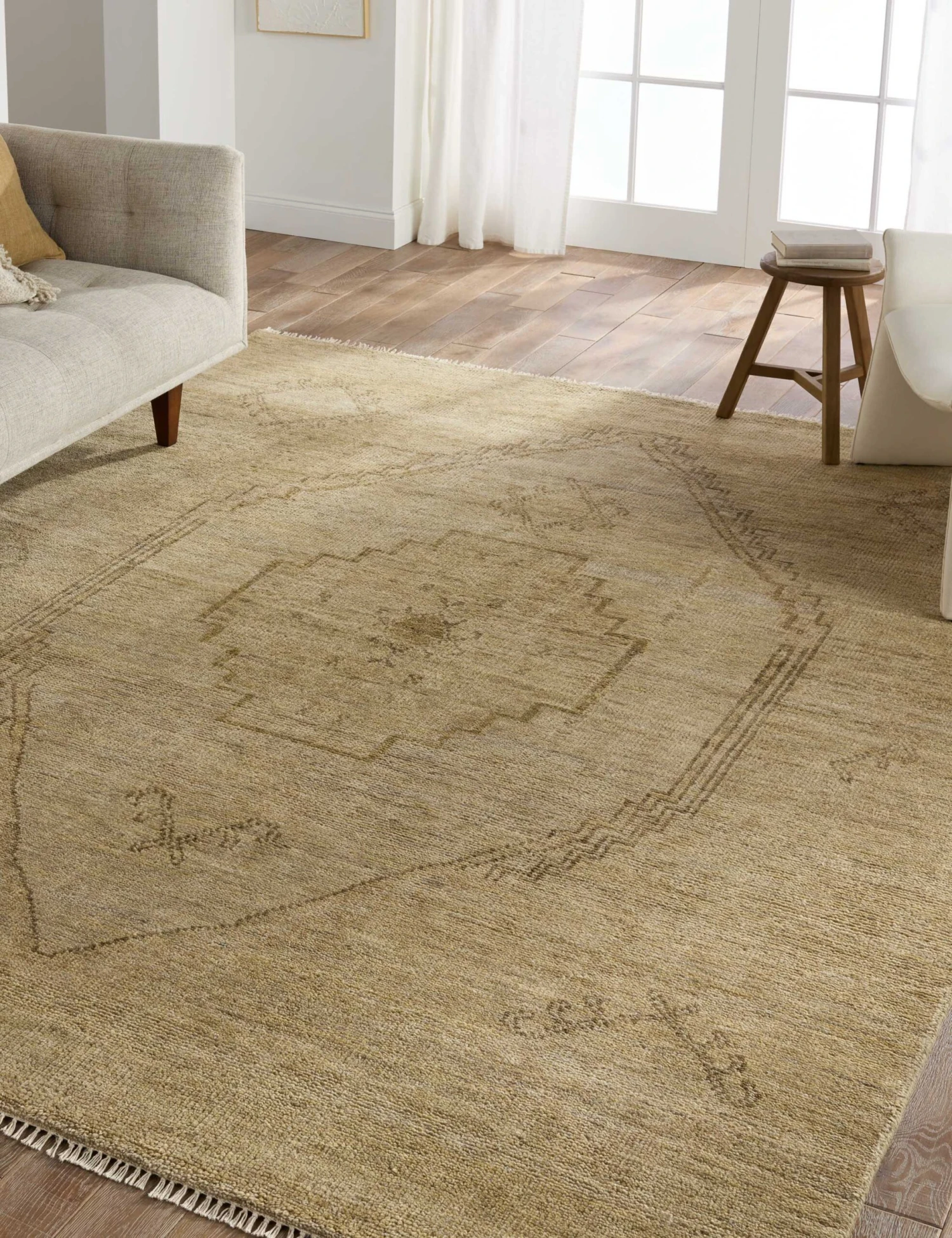 Camiola Hand-Knotted Wool Rug 4 Camiola Hand-Knotted Wool Rug - Image 2