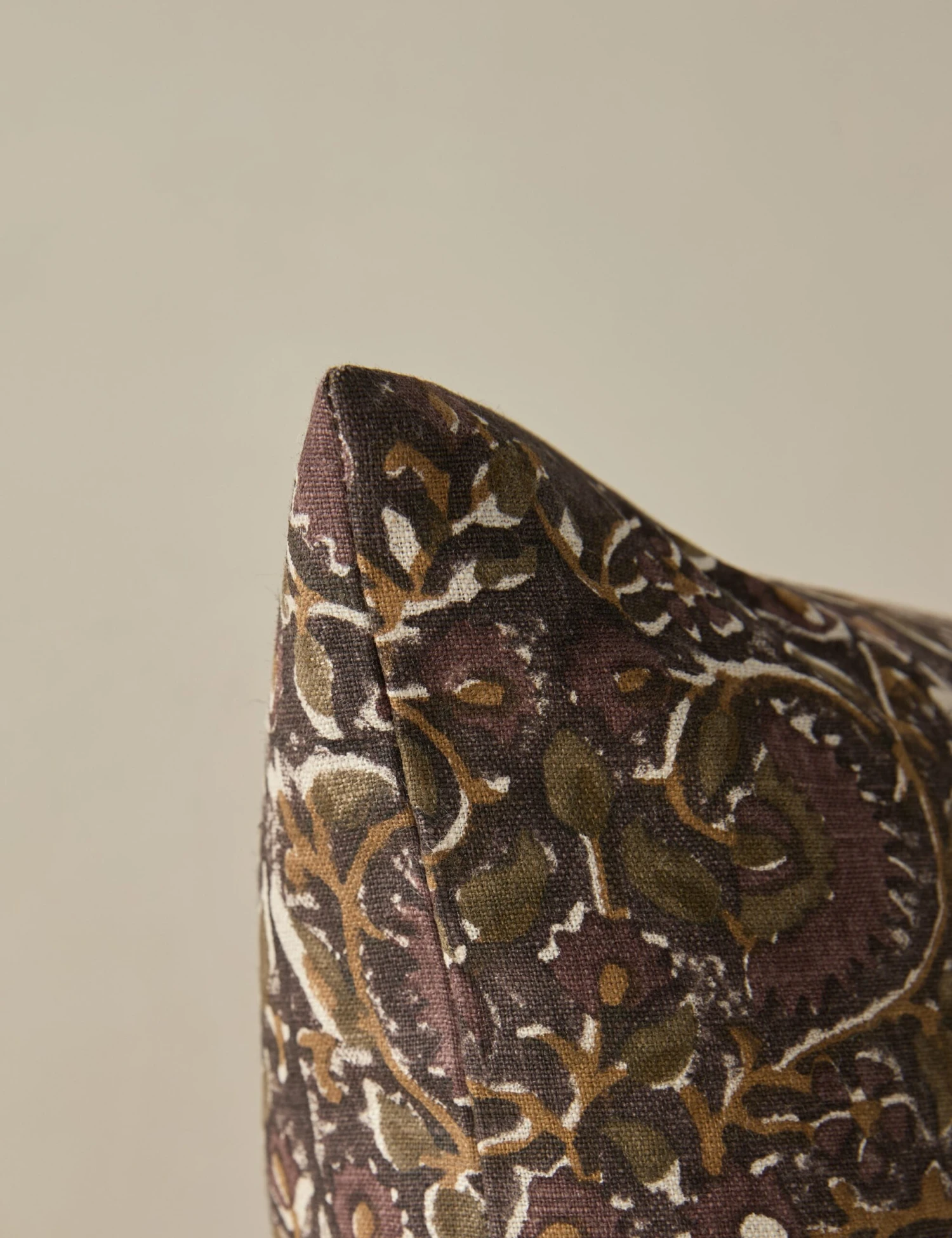 Lauritz Linen Pillow 6 Lauritz Linen Pillow - Image 4