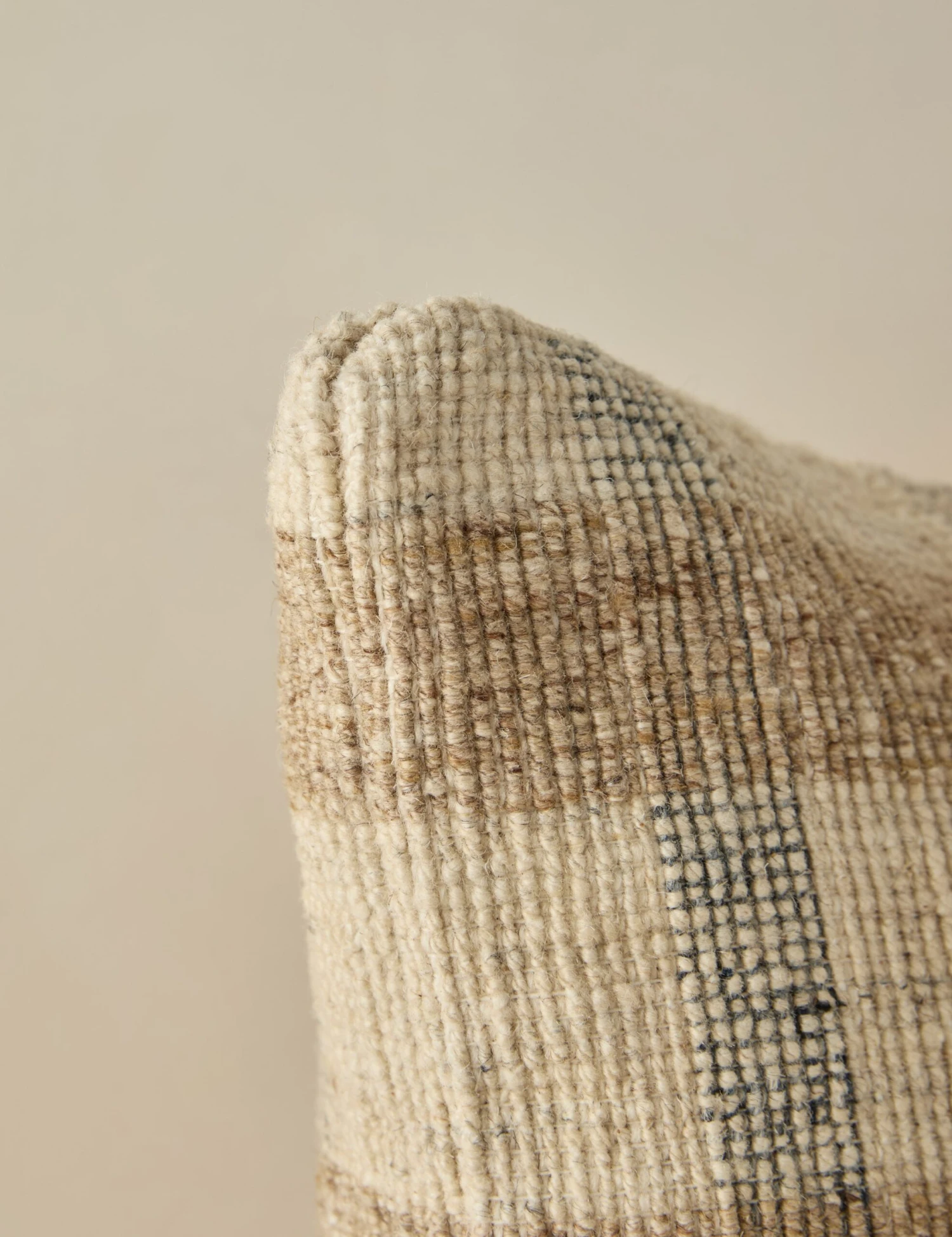 Messer Pillow 6 Messer Pillow - Image 4