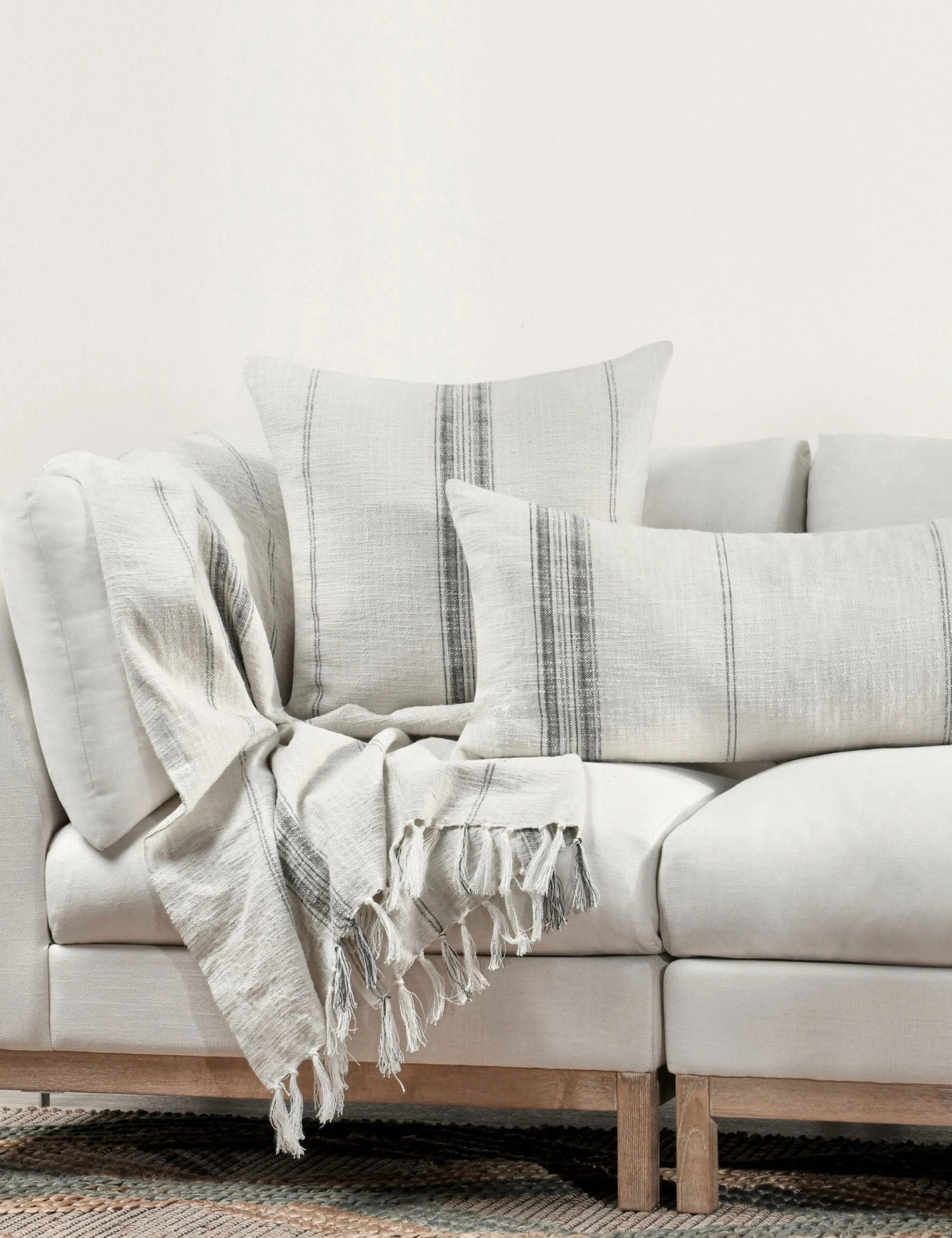 Ambar Pillow 4 Ambar Pillow - Image 2