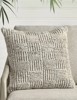 Linzy Pillow -Home Decor Sale VO70000 4