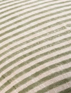 Vining Pillow -Home Decor Sale cud004 2020 detail texture