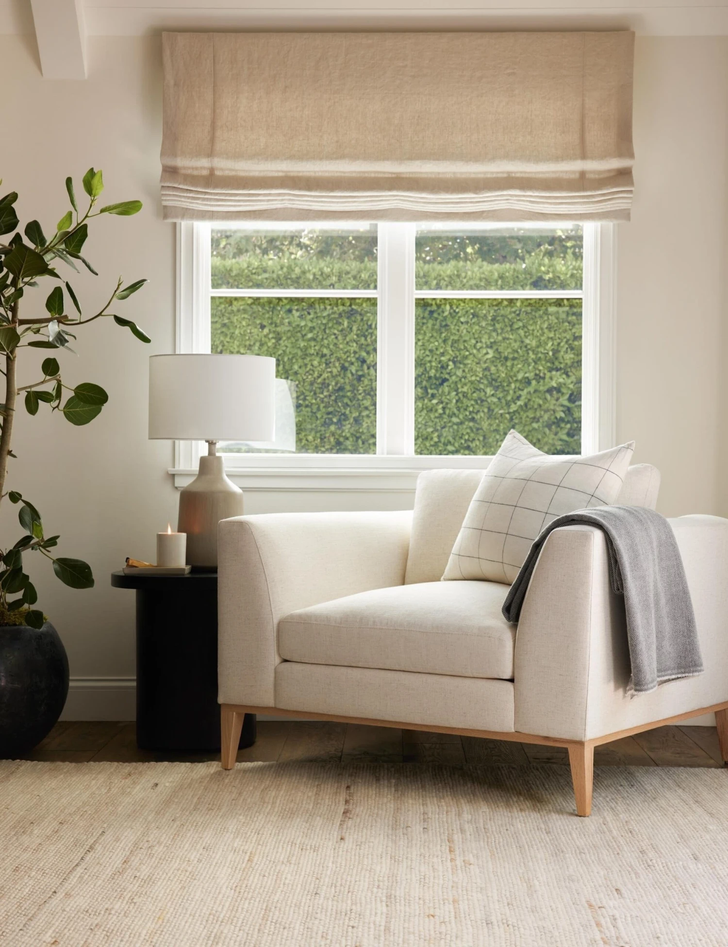 Lucian Pillow 5 Lucian Pillow - Image 3